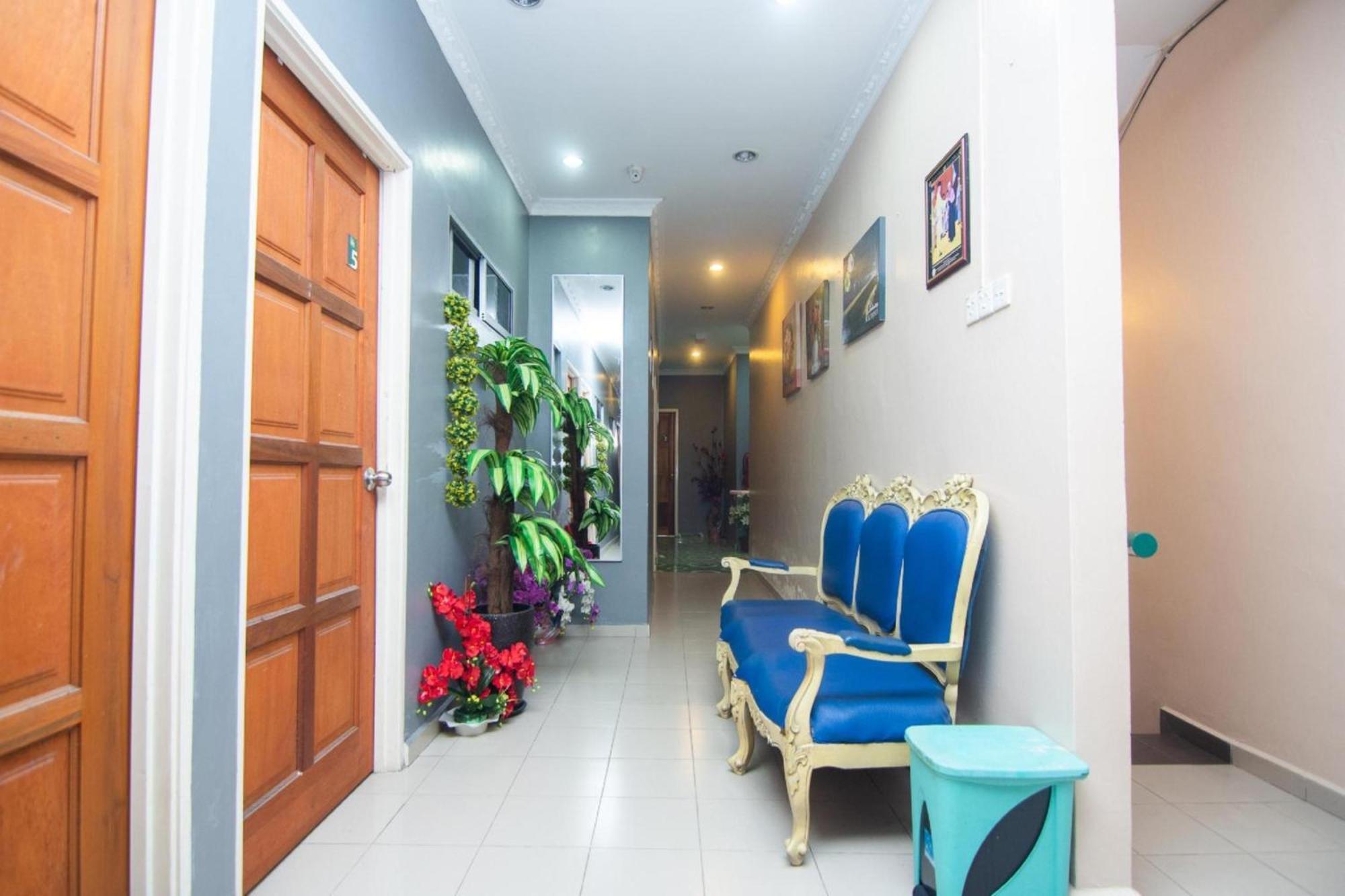 Oyo 1224 Hotel Hajah Rohayah Tanjong Malim Ngoại thất bức ảnh