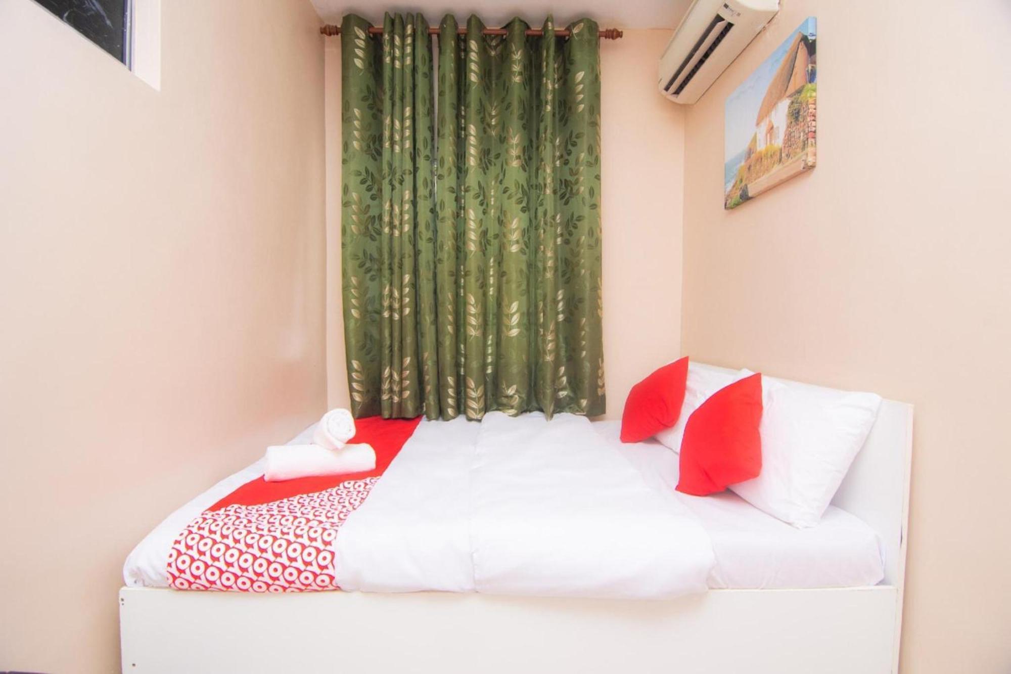 Oyo 1224 Hotel Hajah Rohayah Tanjong Malim Ngoại thất bức ảnh