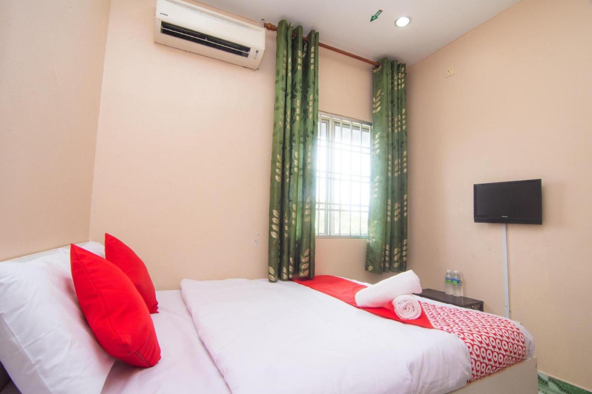 Oyo 1224 Hotel Hajah Rohayah Tanjong Malim Ngoại thất bức ảnh