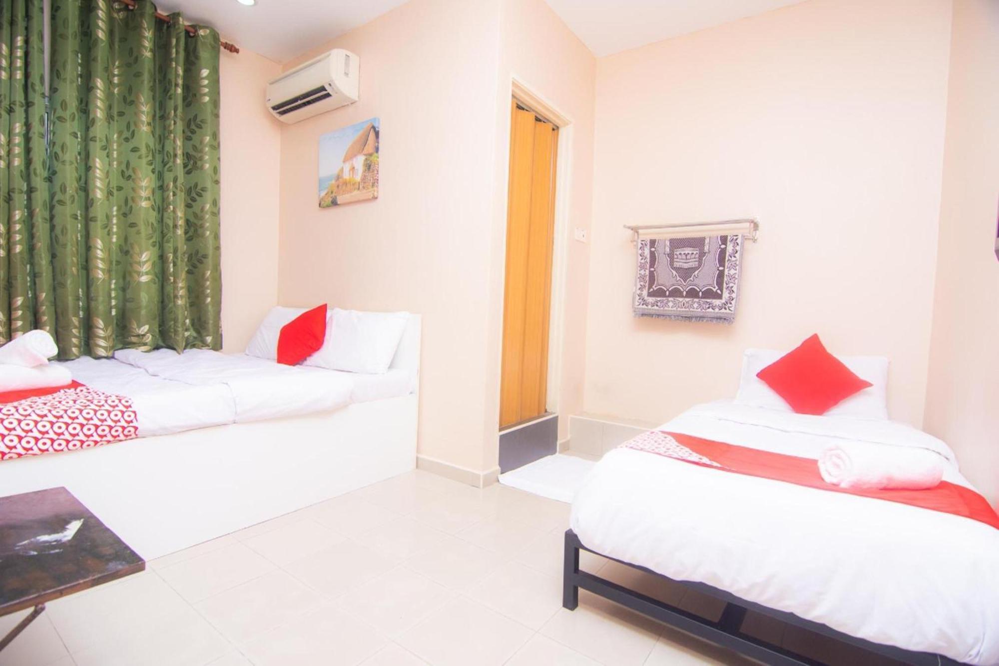 Oyo 1224 Hotel Hajah Rohayah Tanjong Malim Ngoại thất bức ảnh